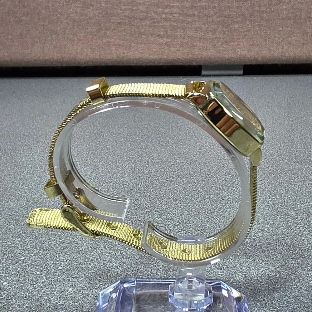 Ellen Tracy Watch Womens OS Gold Excellent Hexagon Mesh Band Crystal ET5188GD